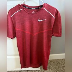 EUC Men’s Nike Running Dri-Fit Short Sleeve Shirt